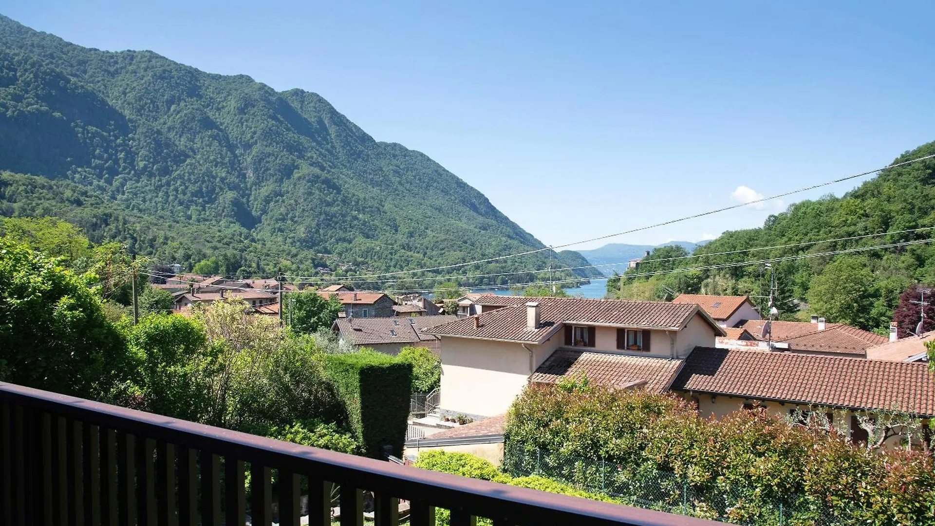 Villa Olga Lago Maggiore Castelveccana Itália